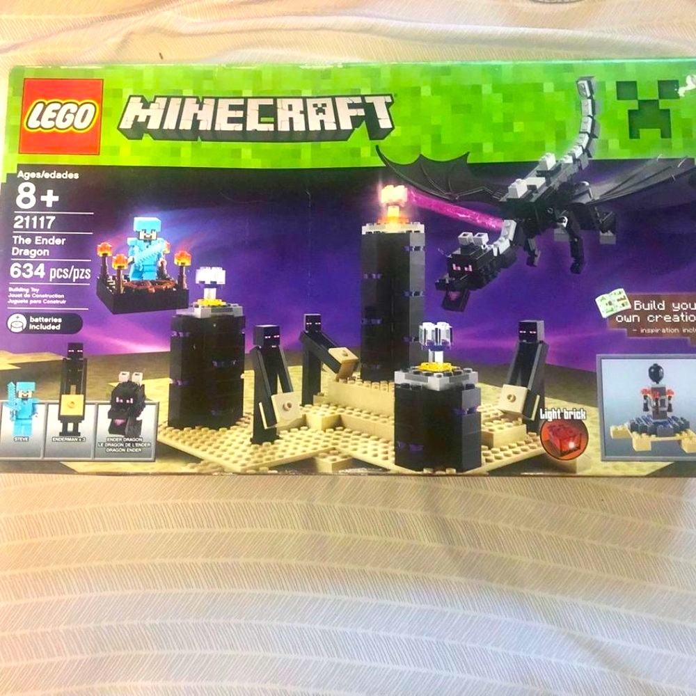 BRAND NEW: LEGO Minecraft 21117 SEALED * read description- somewhat damaged box*